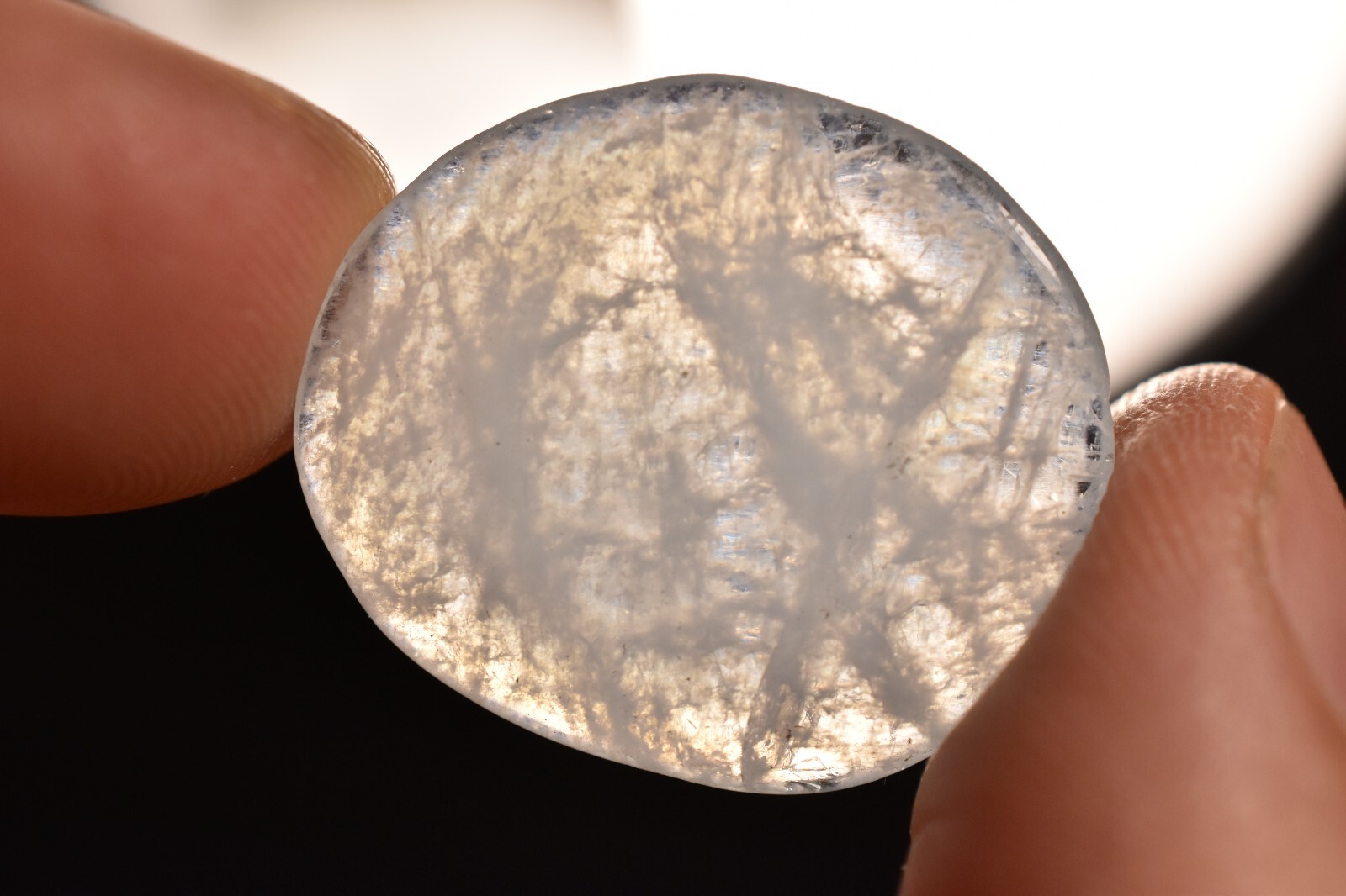 *AQUAMARINE* Flat Stone 2.8cm 4.4g Palm Tumbled Natural Healing Crystal