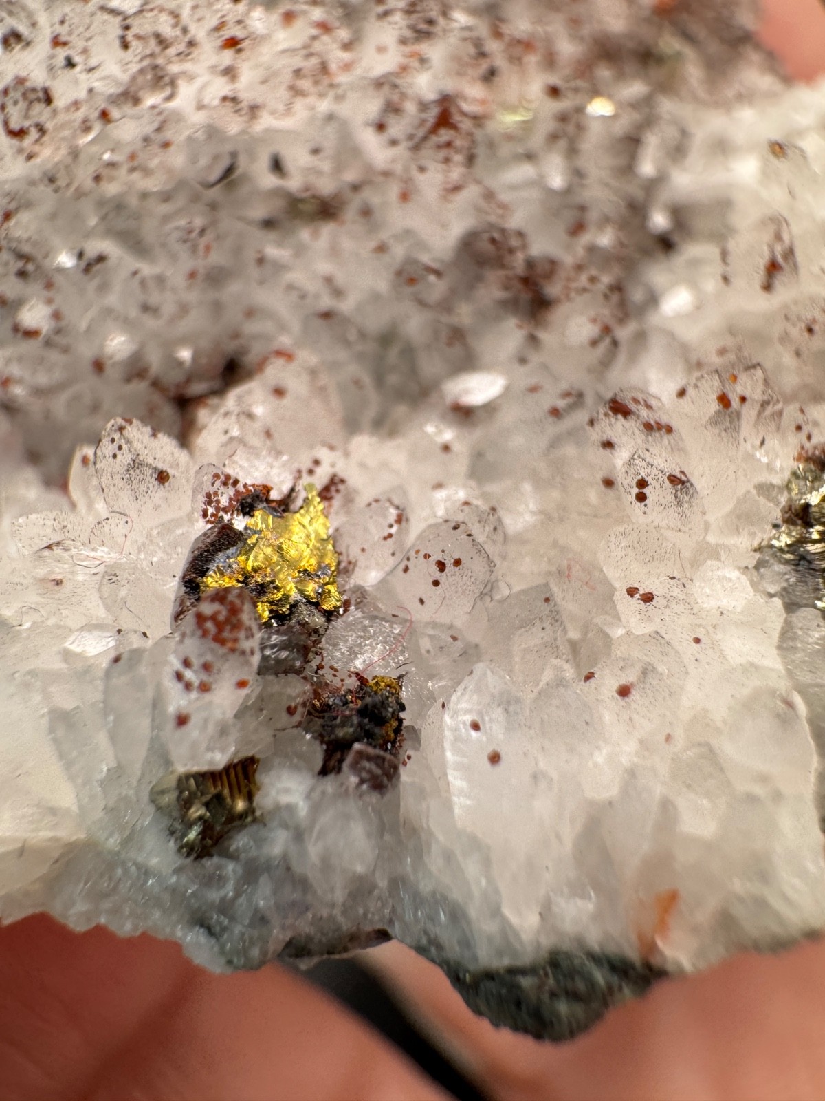 6277 Strawberry Quartz with Golden and Rainbow Pyrite 106g Hun Nan
