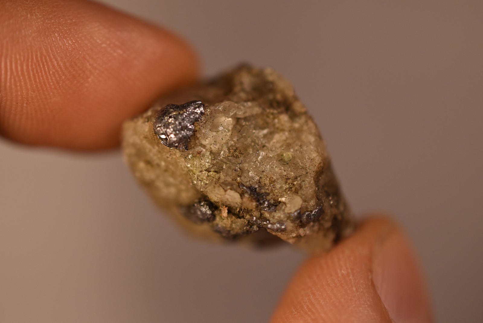 3 *AUSTRALIAN MOLYBDENITE* Specimens 2-4cm 37.5g In Matrix Kingsgate NSW
