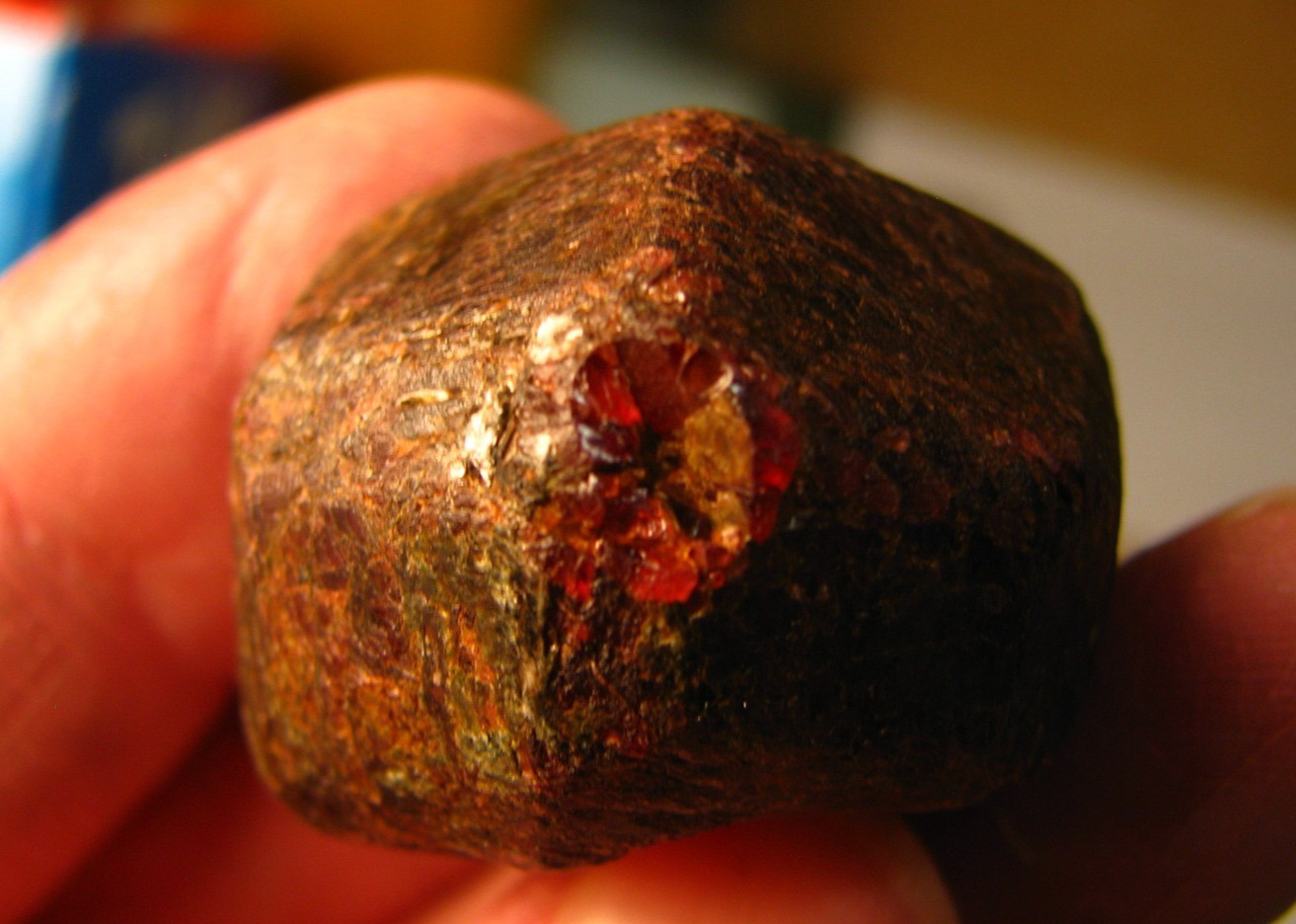 256cts 1.3×1.3×1.2inch RED ALMANDINE GARNET CRYSTAL BIG NATURAL MADAGASCAR #035