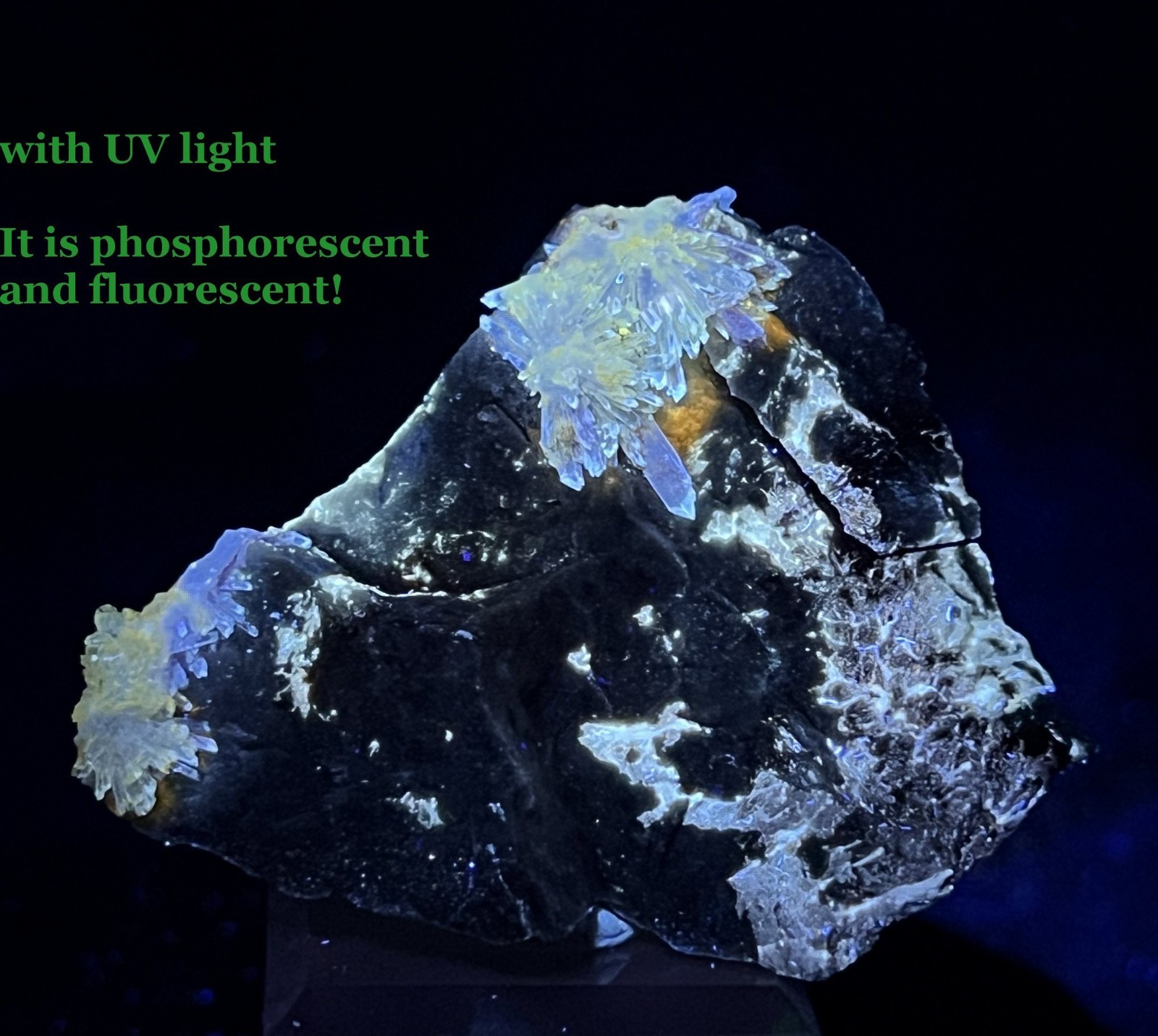 55mm 29g PHOSPHORESCENT & FLUORESCENT Carlhintzeite & Creedite flower on matrix