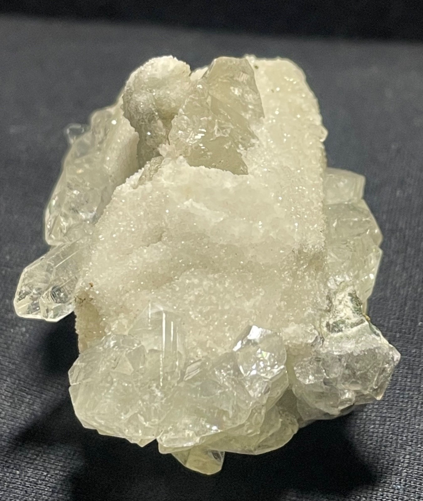 Natural clear Apophyllite in quartz mineral stone 68 gr 3.5×6.3×3 cm video