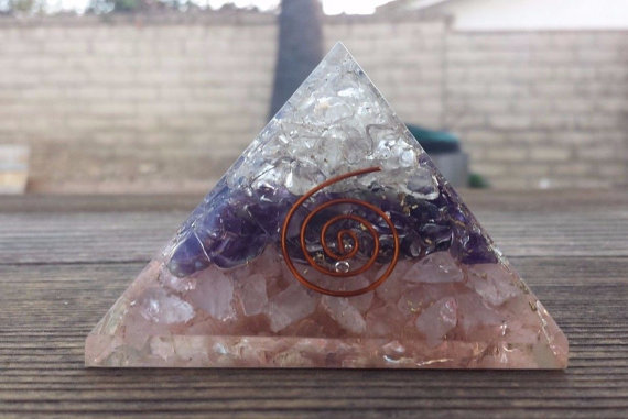 EXTRA LARGE (70-75mm) CLEAR QUARTZ/AMETHYST/ROSE QUARTZ ORGONE GEMSTONE PYRAMID