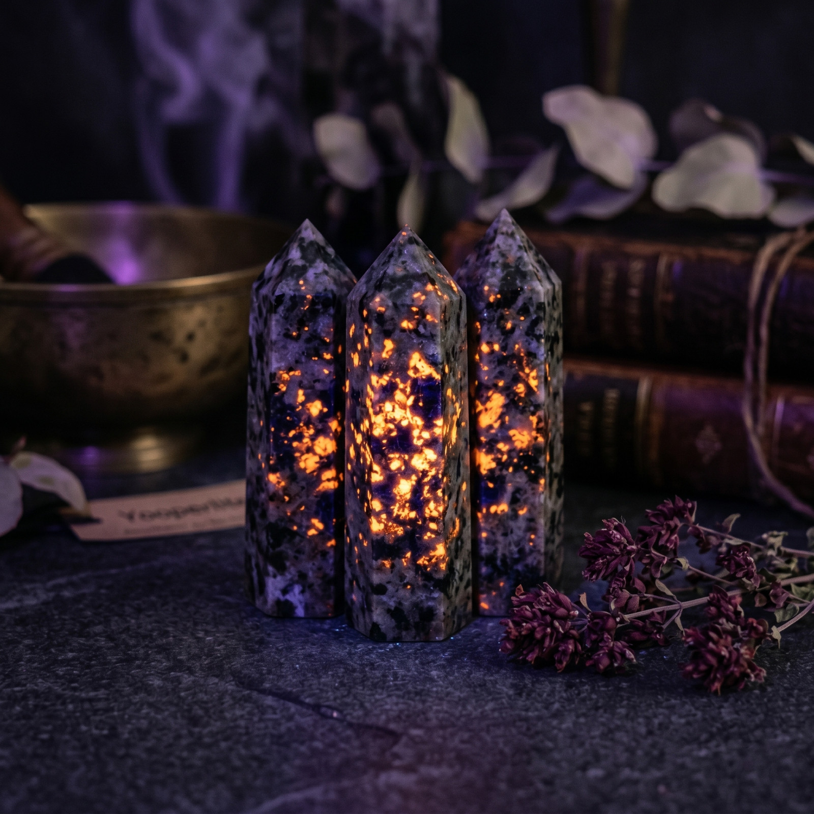 UV Reactive Yooperlite Crystal Tower 8-9cm Natural Flame Glow Healing Wand
