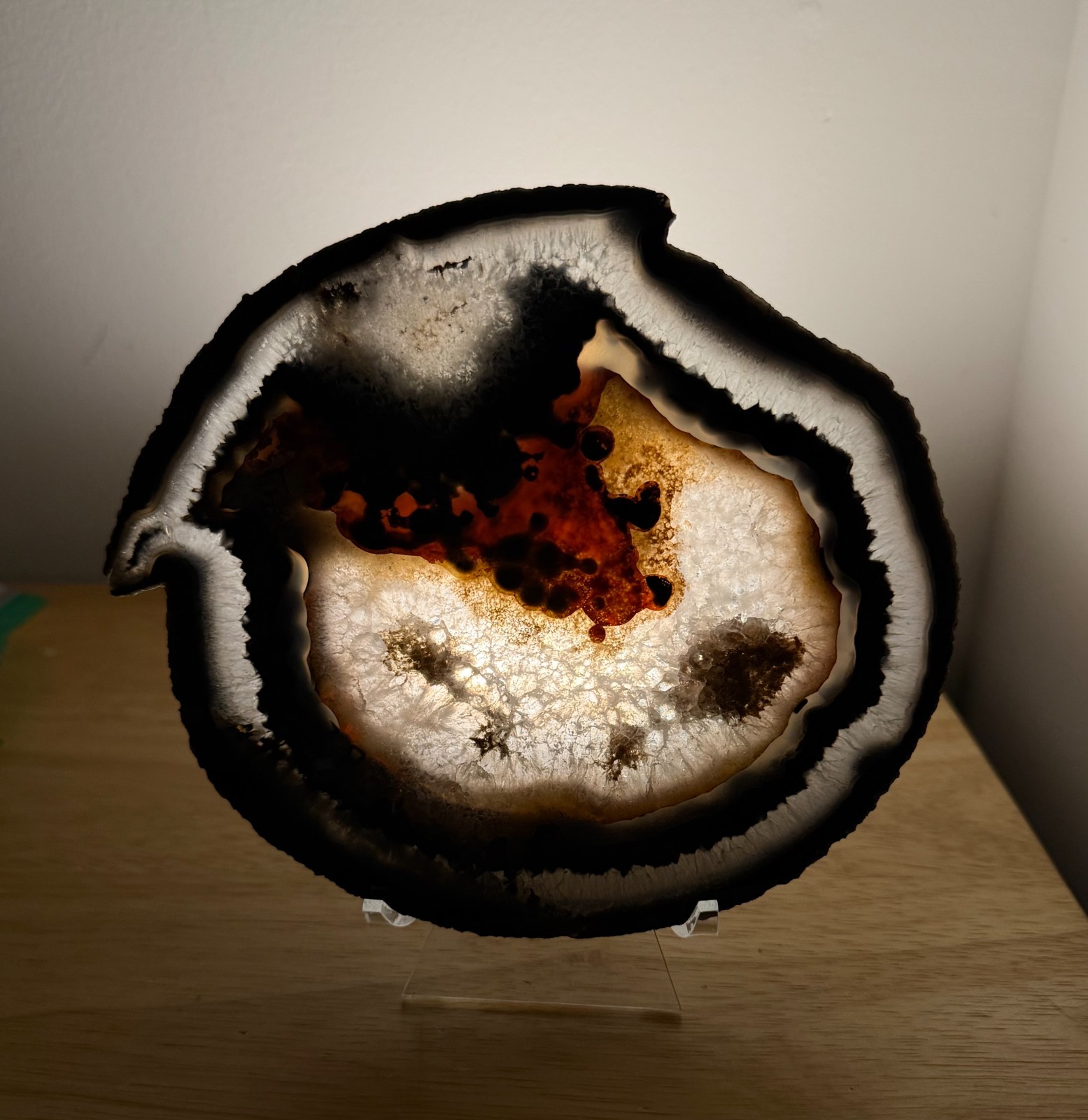 Bundle: Agate Slice with Druzy Crystals, Puck Light and Stand