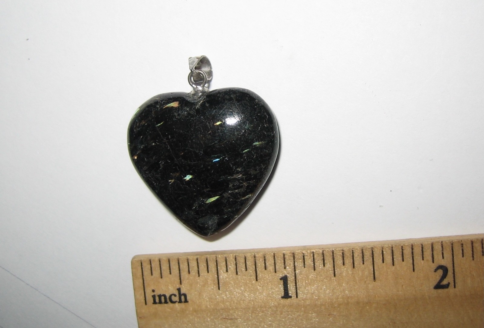 25mm RARE! POLISHED NATURAL AUTHENTIC NUUMMITE STONE HEART PENDANT GREENLAND *2