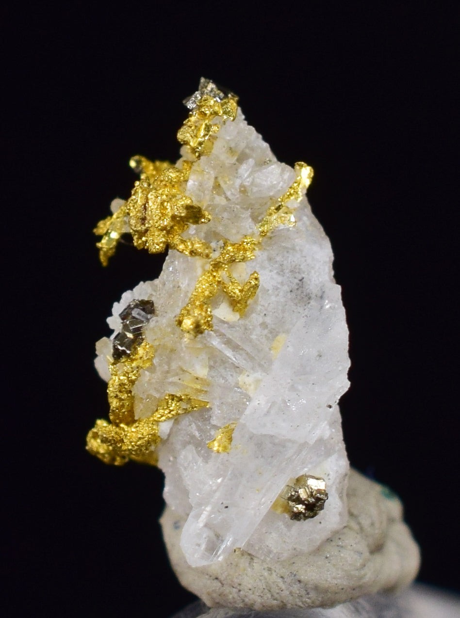 0.6cm UNIQUE NATIVE GOLD INCAS PYRITE PERU QUARTZ THUMBNAIL CRYSTAL LB125