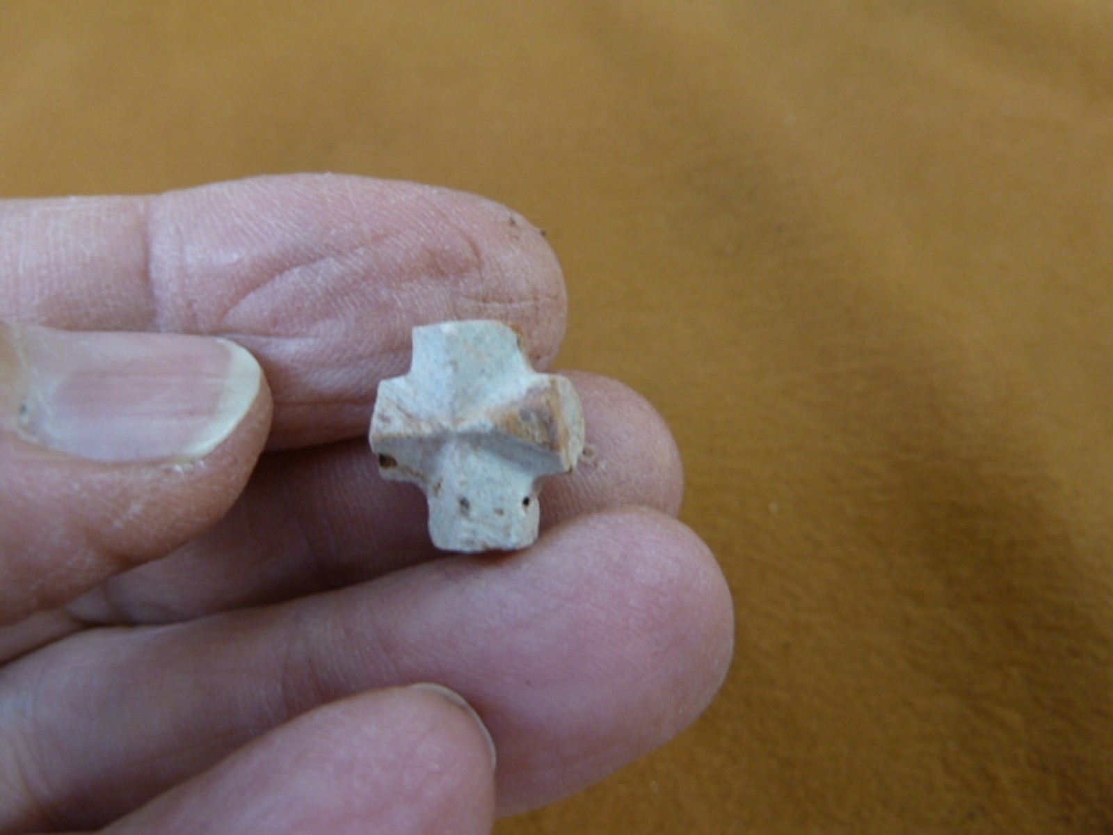 (CR593-62) 5/8″ SMALL Fairy Stone CHRISTIAN CROSS Staurolite Crystal MATRIX