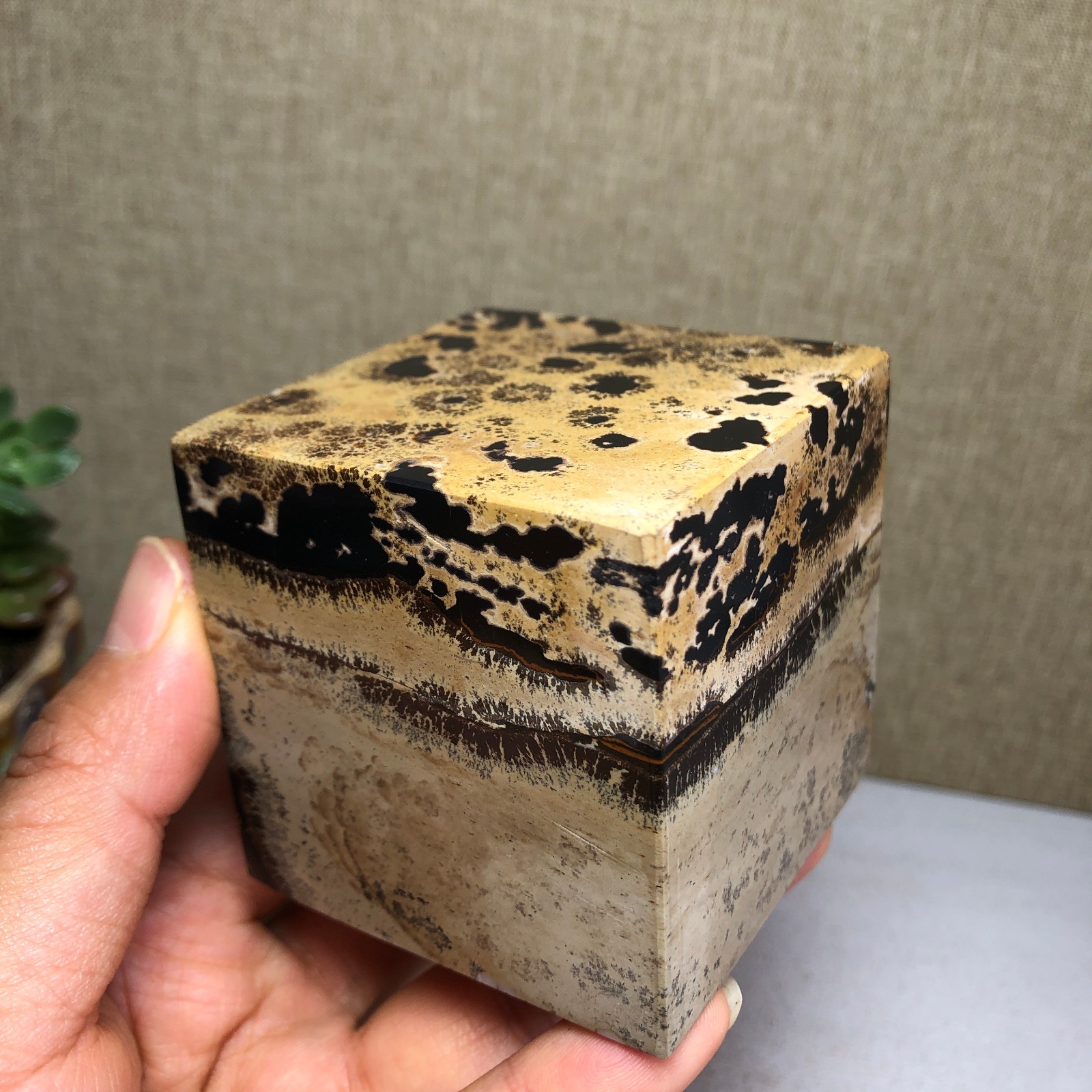 60mm Natural Chinese Painting Stone Quartz Crystal cube flat bottom 512g A4505