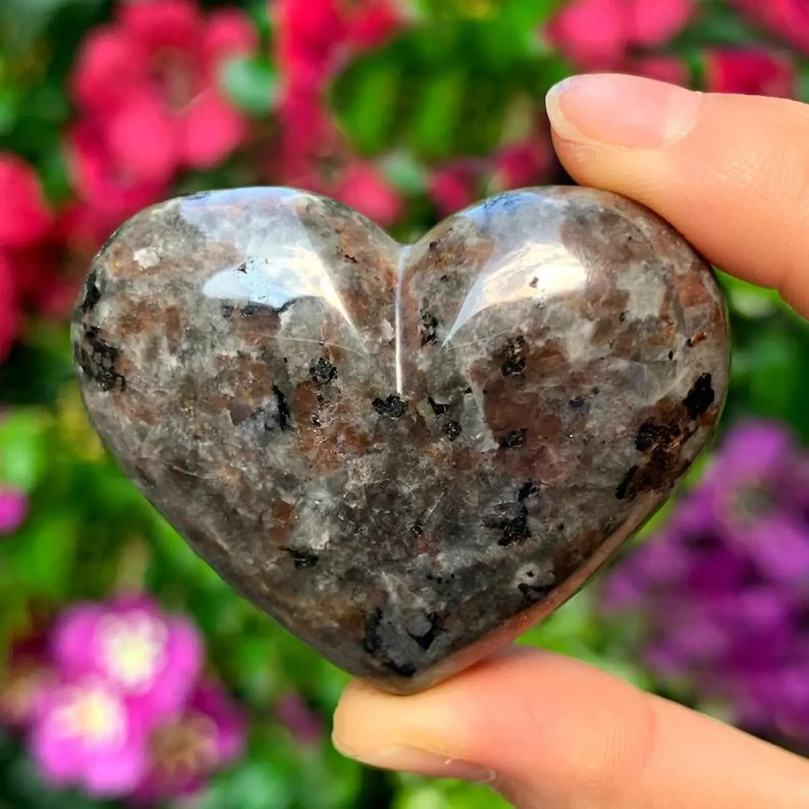 Natural Yooperlite Heart Shape UV Fluorescent Glowing Emberlite Fire Rock Stone