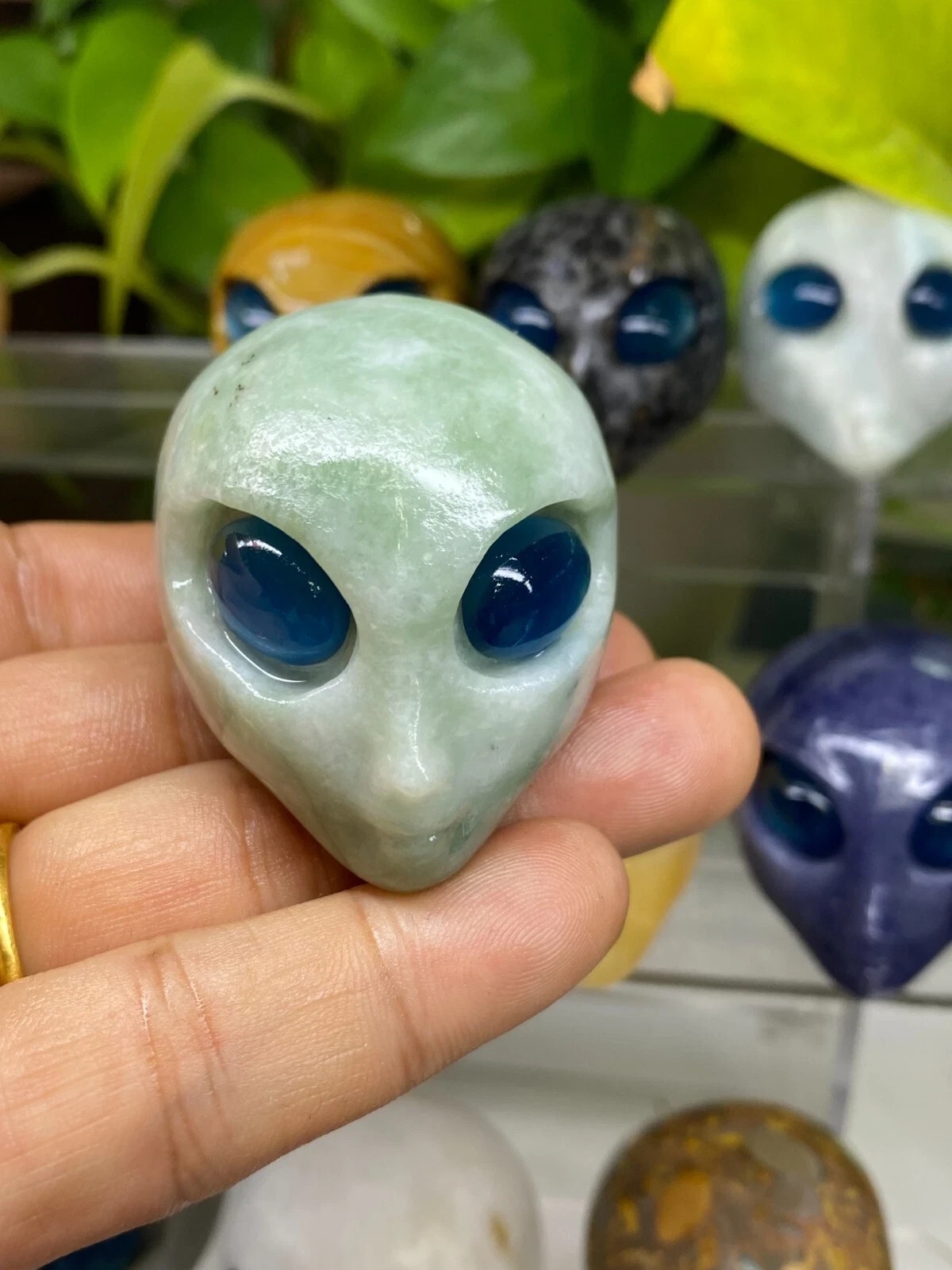 1pc Natural Lushan Jade Quartz Carved Alien Skull Crystal Reiki Healing Gem Gift