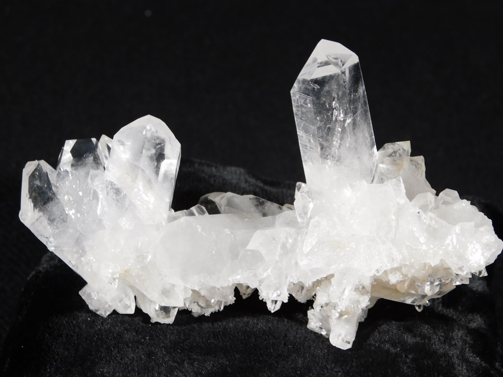 VERY TRANSLUCENT Quartz Crystal FLOATER Cluster Collier Creek Arkansas 108gr