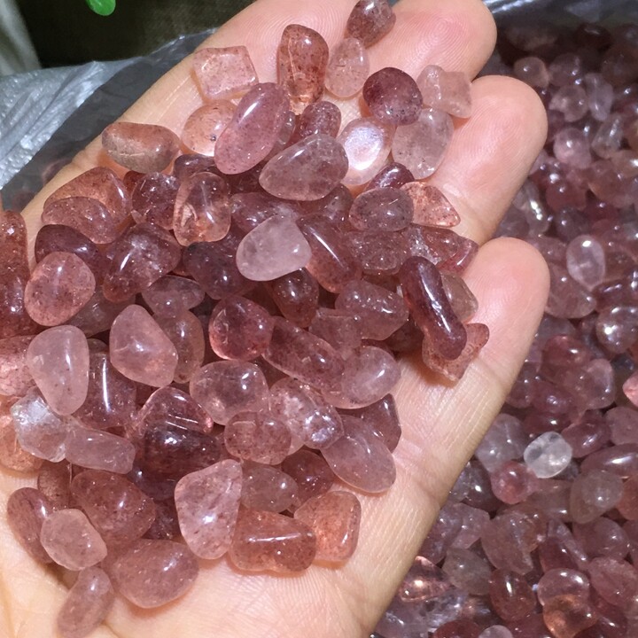 Strawberry Crystal Stone poilshed Mineral Specimen Healing small 50g