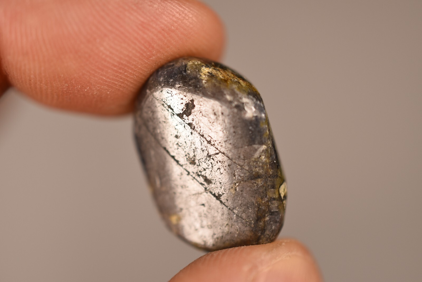 *SAPPHIRE* Tumbled Stone 2.3cm 10.4g Natural Polished Healing Crystal