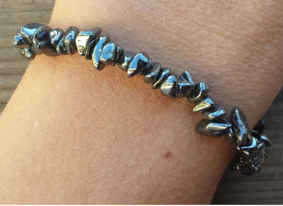 NATURAL HEMATITE STONE GEMSTONE STRETCHY CHIP BRACELET