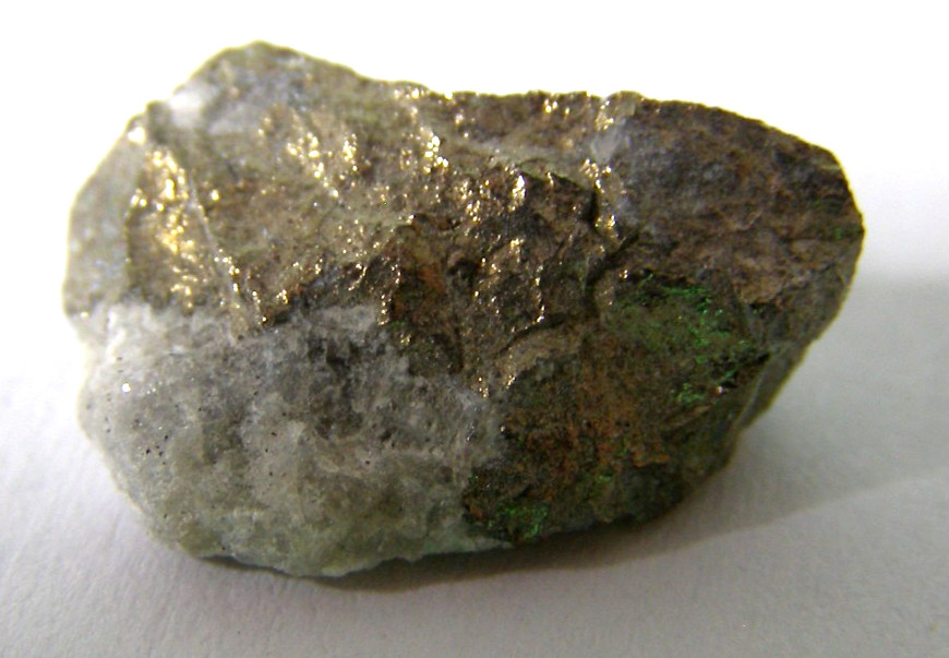 TINY NATURAL MOHAWKITE PIECE – 1.5 x 1.1 x 0.6 cms 2.92 gms #12 – USA