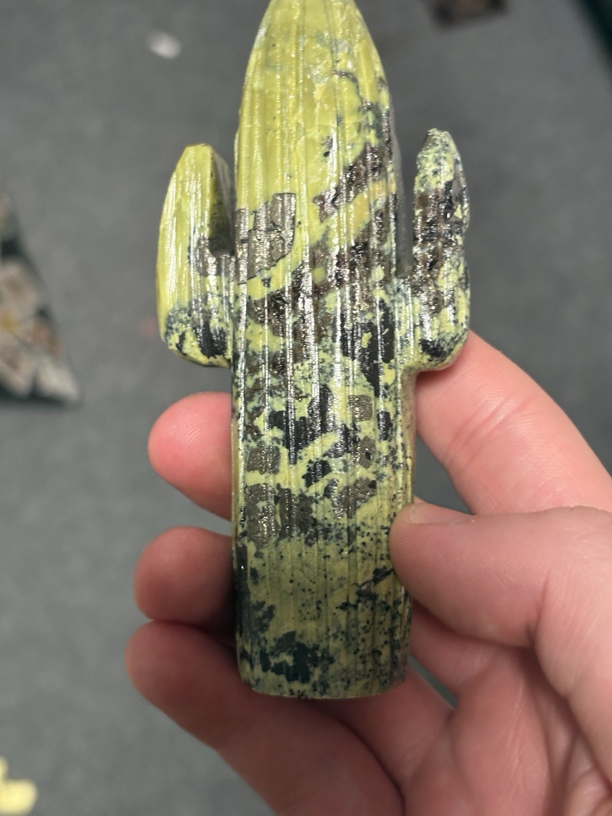 Light Green Serpentine hand carved piece 237g, 4.5inches Tall from Peru