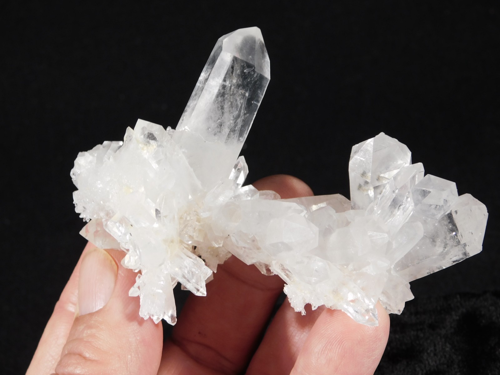 VERY TRANSLUCENT Quartz Crystal FLOATER Cluster Collier Creek Arkansas 108gr