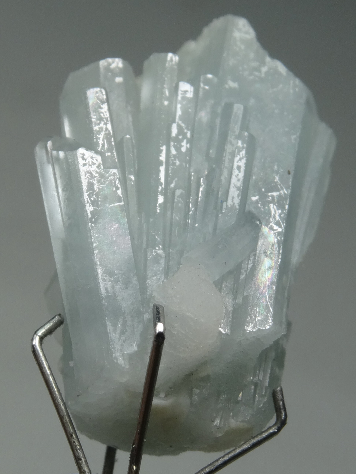12 CARATS NATURAL AQUAMARINE FELDSPAR CRYSTALS CLUSTER FROM PAKISTAN, (Q-13),