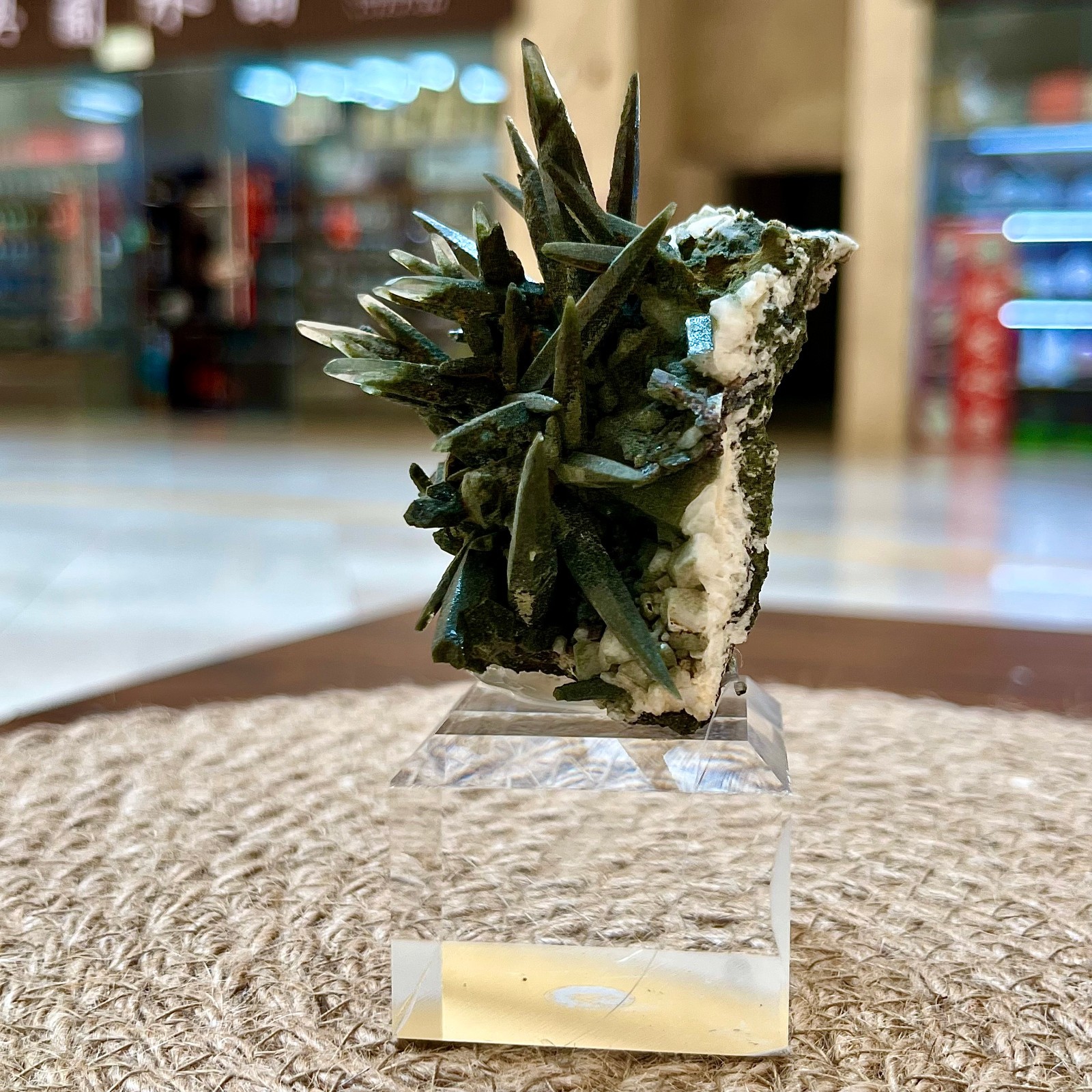 Nepal Green Phantom Quartz Cluster Natural Mineral Specimen Office Decor 151 g