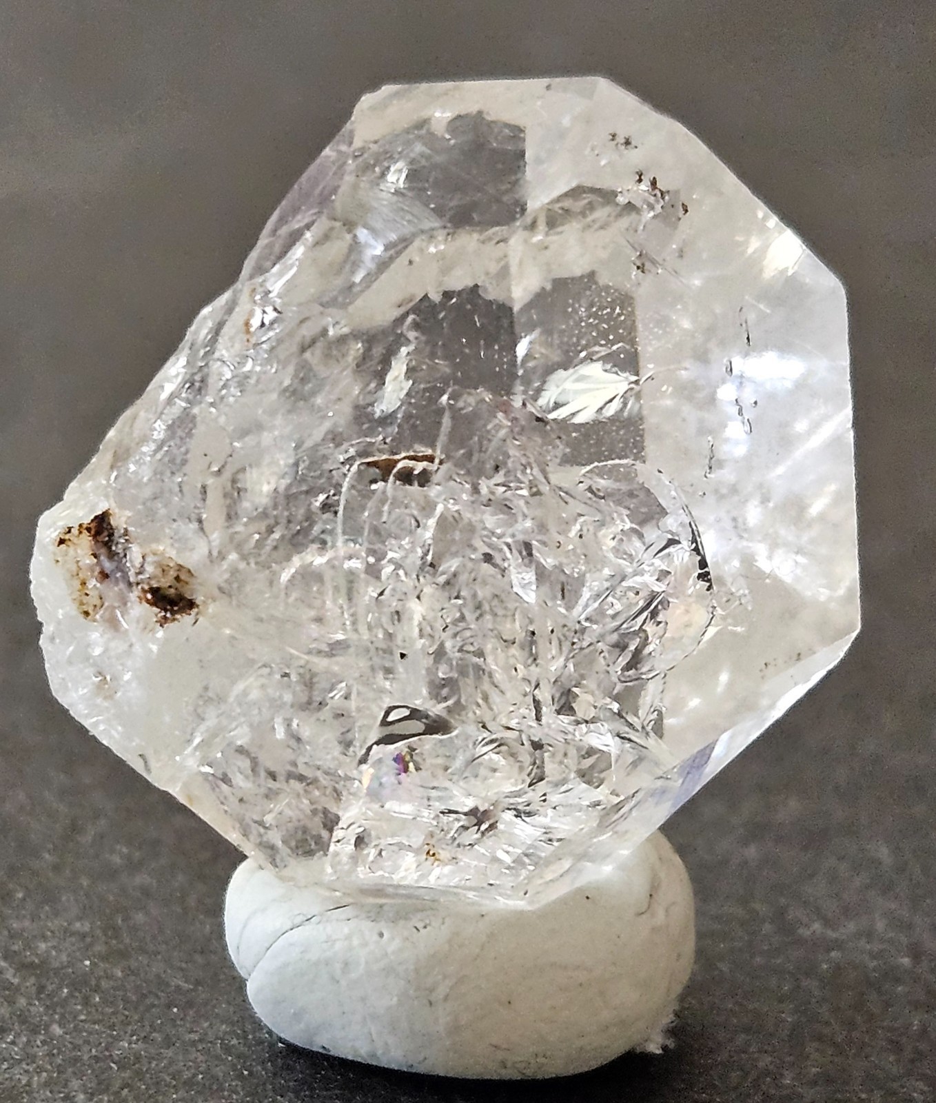 Gorgeous 3 cm Quartz var Herkimer Diamond with 10 facets, Rainbows and Voids