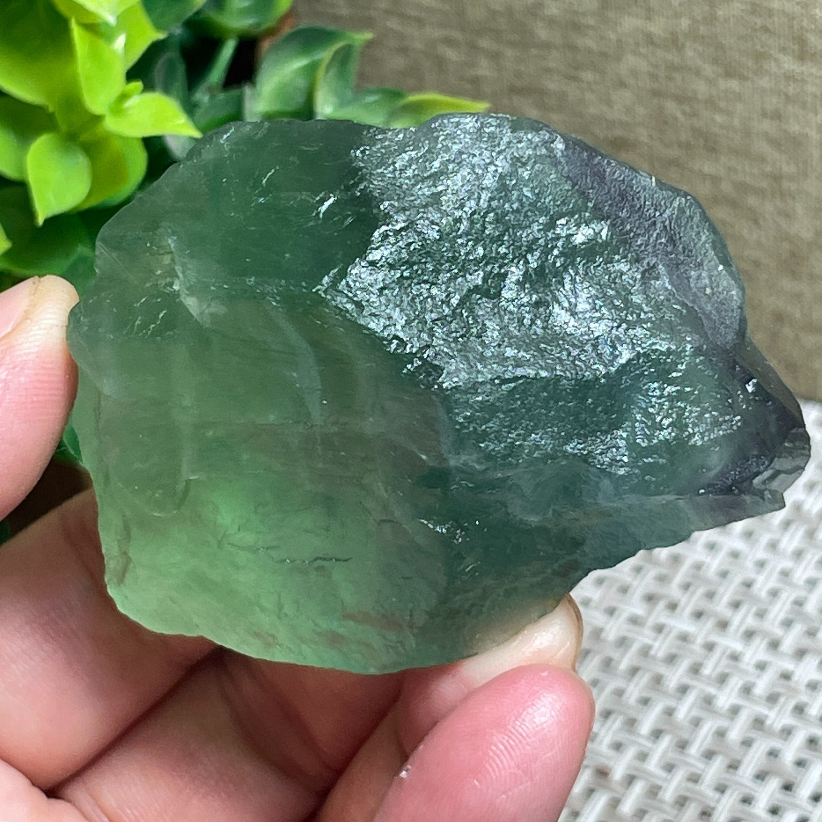 Raw Fluorite stone – rainbow – Rough Stone original Specimen 156g A457