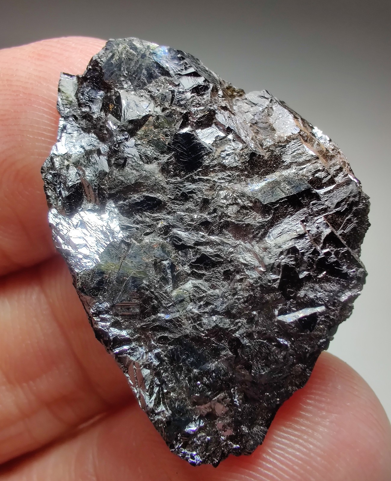 Sphalerite crystals, very high luster. Ontario, Canada. 12 grams.