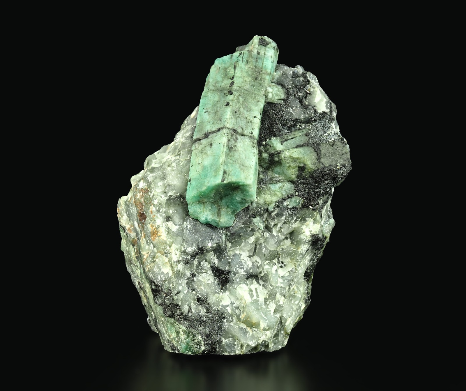 EMERALD crystal 8,3 x 6,5 x 5,5 cm BRAZIL 12676