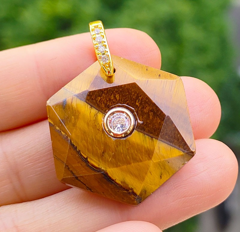 8pcs Tiger eye Gems Faceted Pendants Magic Reiki Healing Talisman Amulet