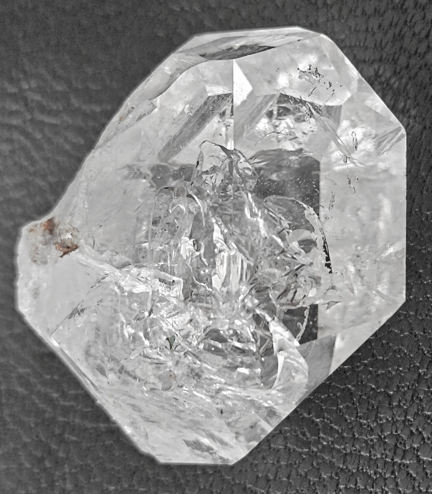 Gorgeous 3 cm Quartz var Herkimer Diamond with 10 facets, Rainbows and Voids