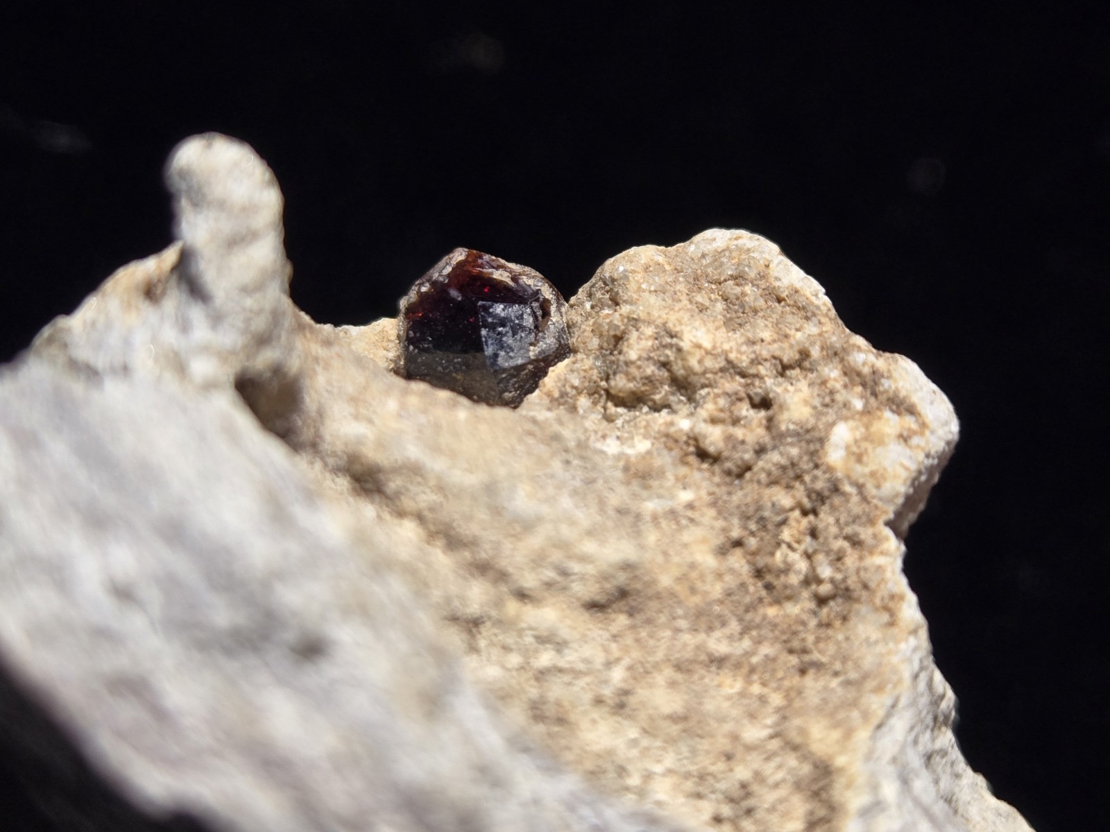 18g Dark Red Natural Garnet In Matrix Mineral Specimen