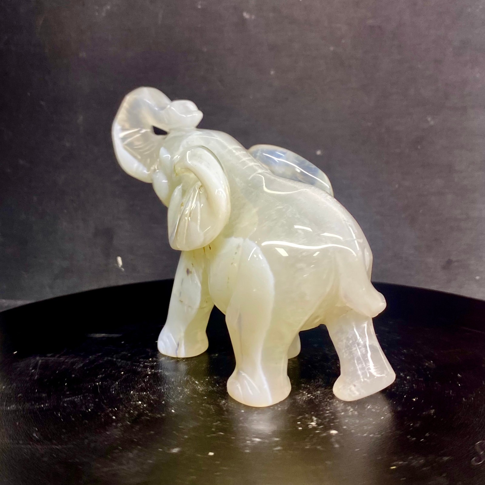 300G Natural agate carved crystal elephant realistic crystal therapy
