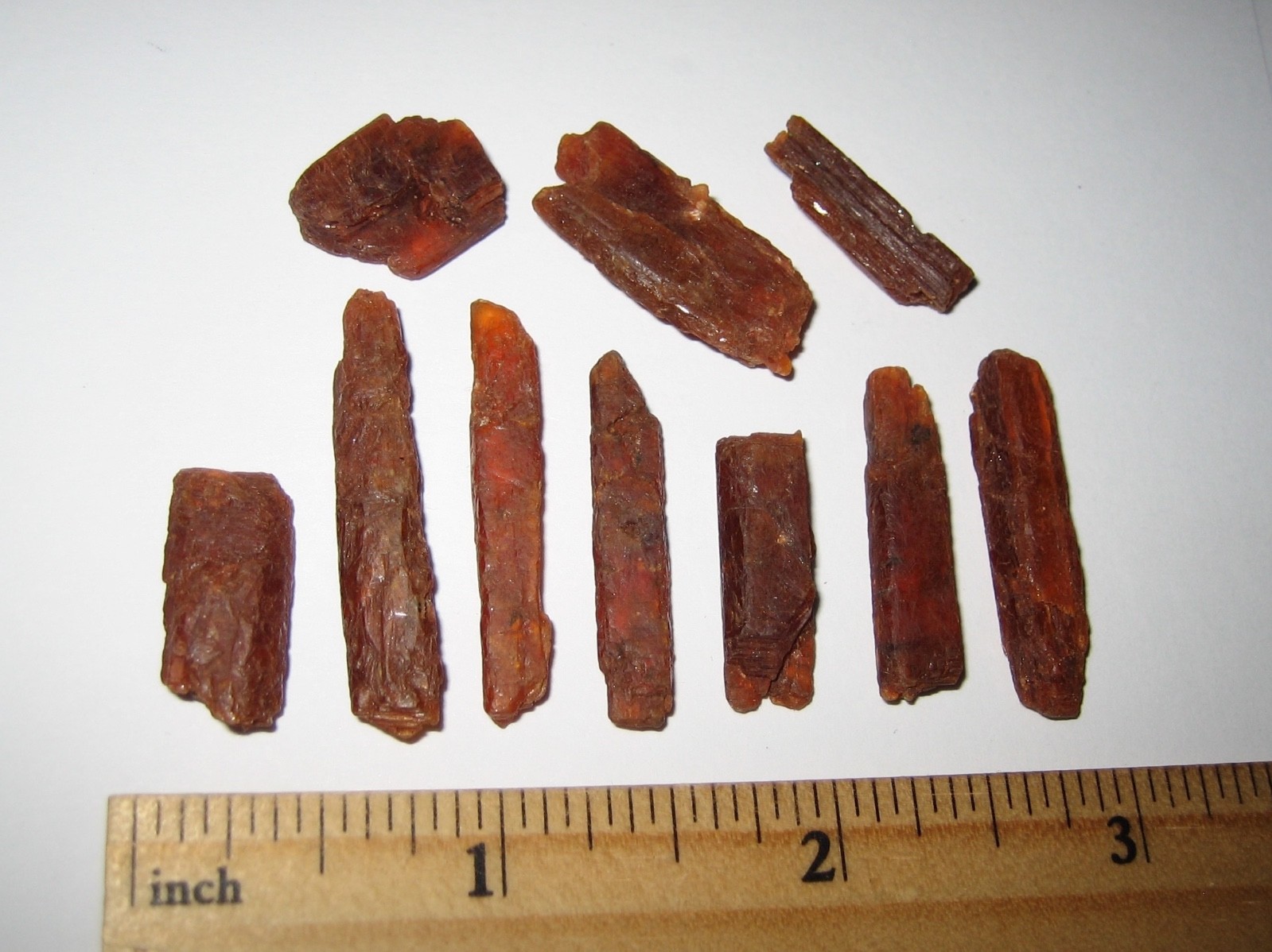 10 SMALL NATURAL ROUGH 0.5″- 1.2″ ORANGE KYANITE CRYSTALS FROM TANZANIA ~ 23g *1