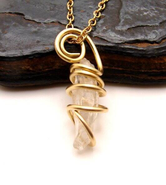 SATYALOKA PENDANT GATHERED BY MONKS INDIA ENLIGHTENMENT Merlin’s Gold 316