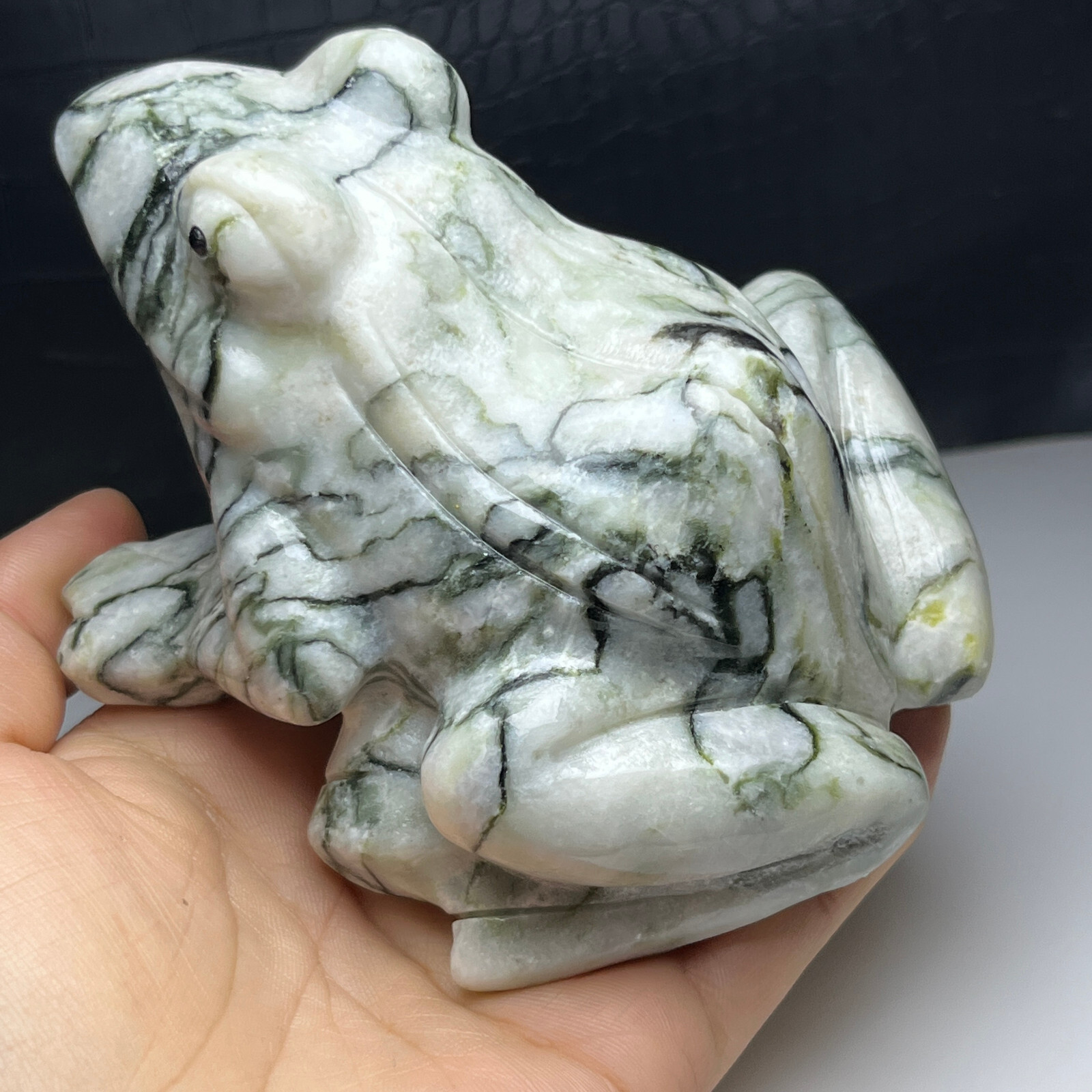 Natural Crystal Specimen.Ophiolite. Hand-carved.The Exquisite FROG.GIFT.OO
