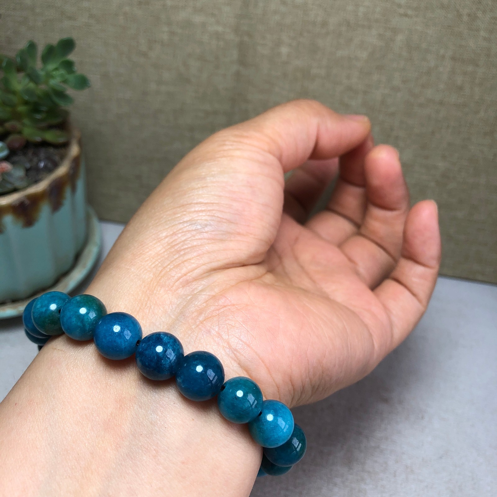 10mm Natural apatite semi-precious stone Crystal chain beads bracelet 31g A4761