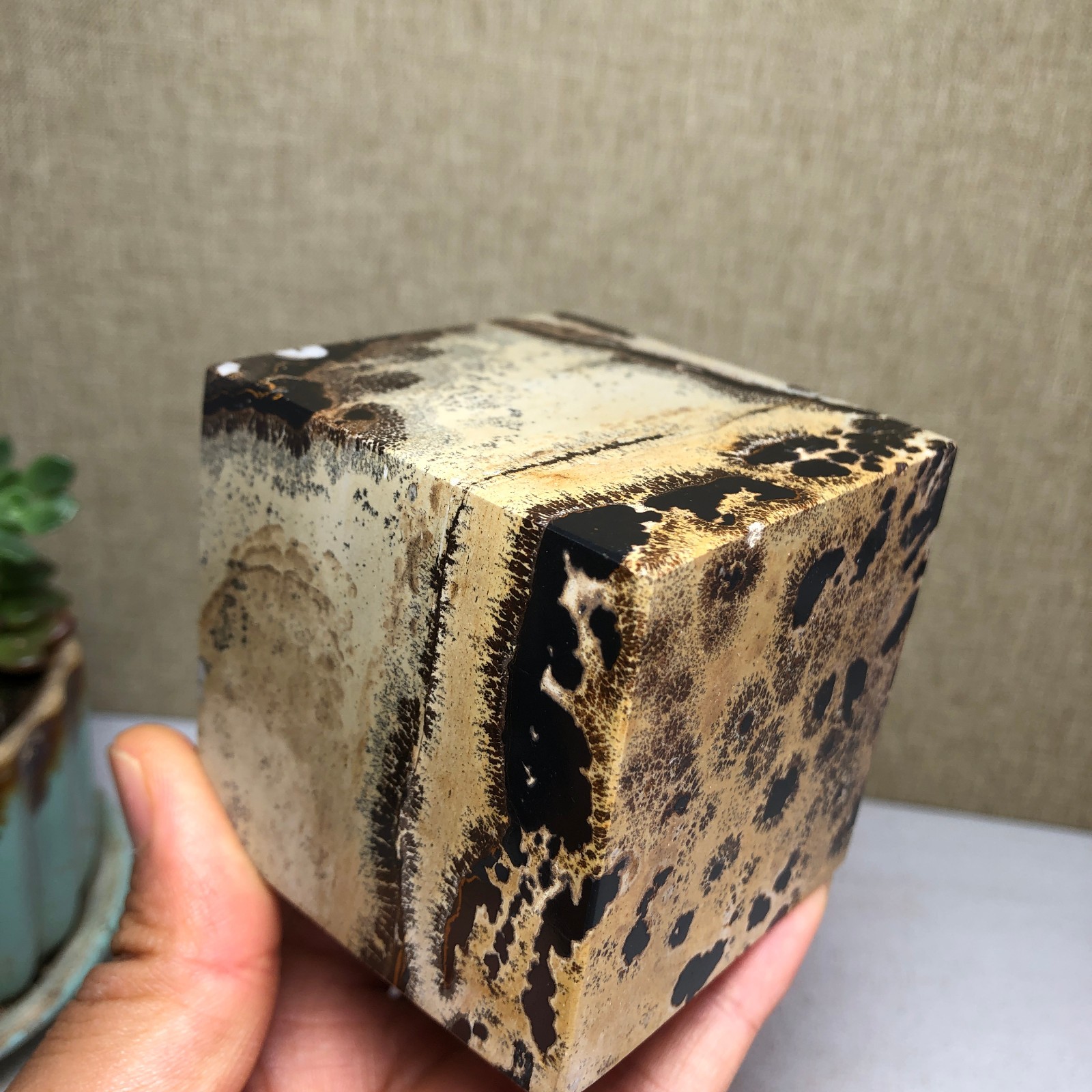 60mm Natural Chinese Painting Stone Quartz Crystal cube flat bottom 512g A4505