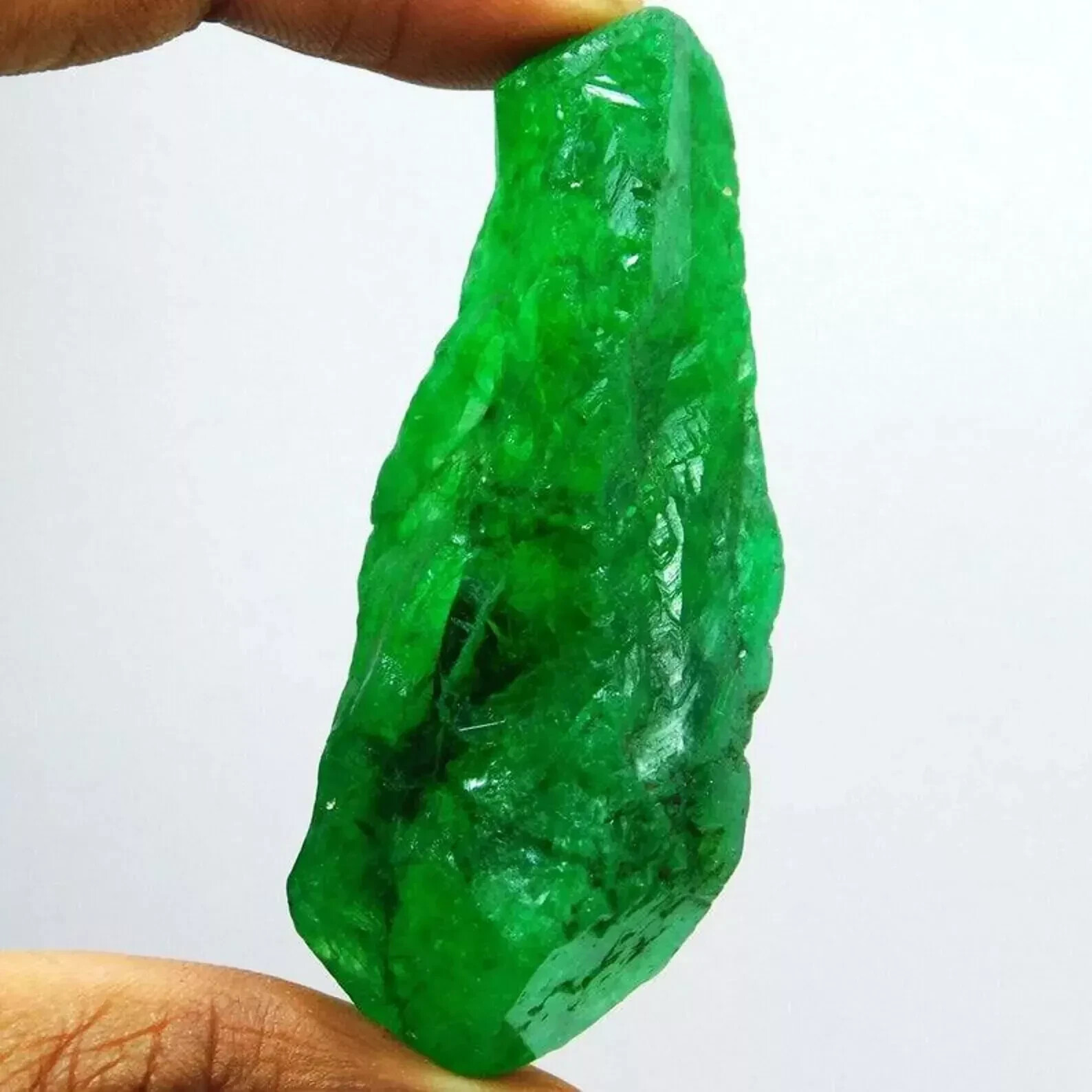 Earth-Mined Rough Uncut 200Ct Natural Colombian Green Emerald Loose Gems Dyed