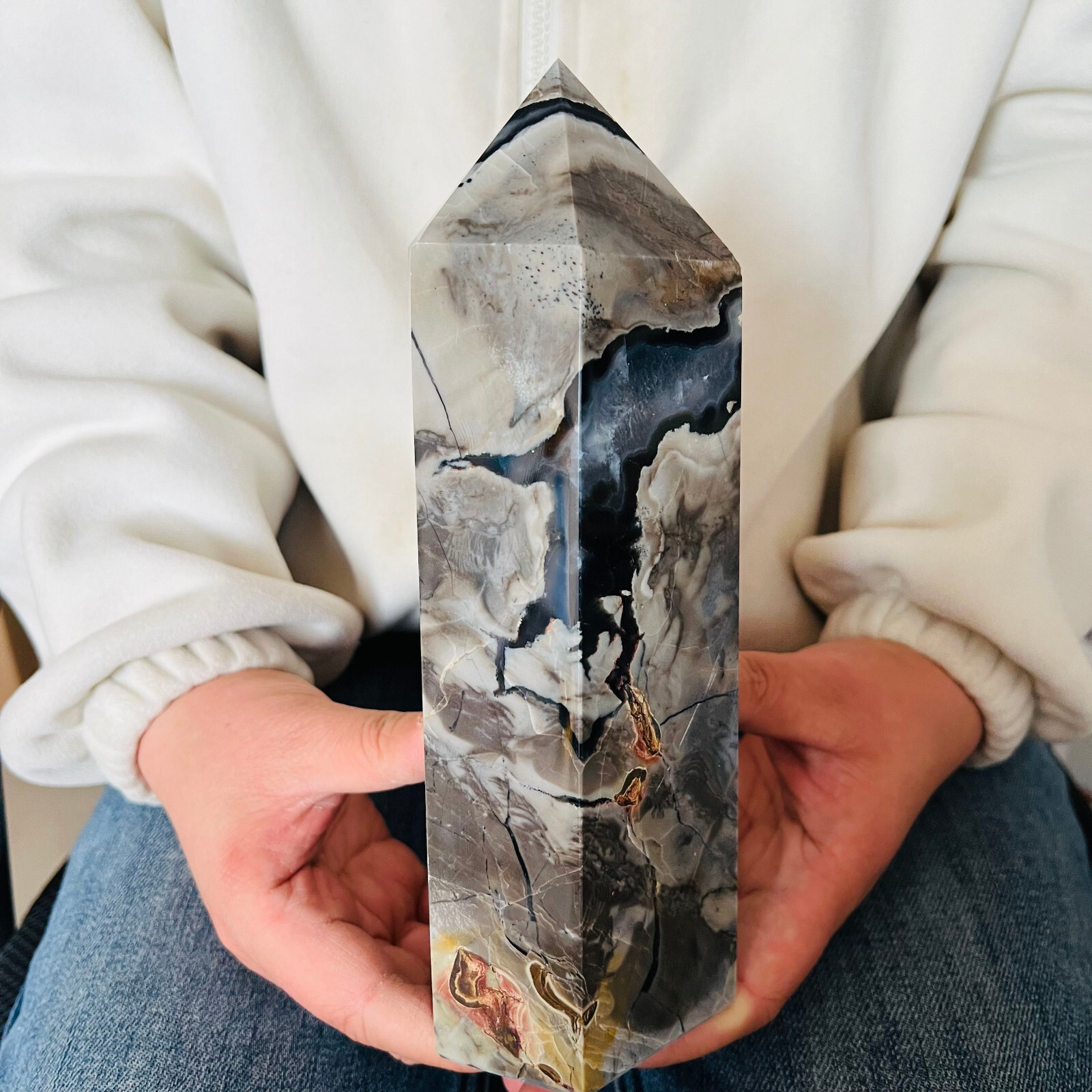 3.63LB Polishing and Restoration of Natural Volcanic Agate Crystal Tower 1650g