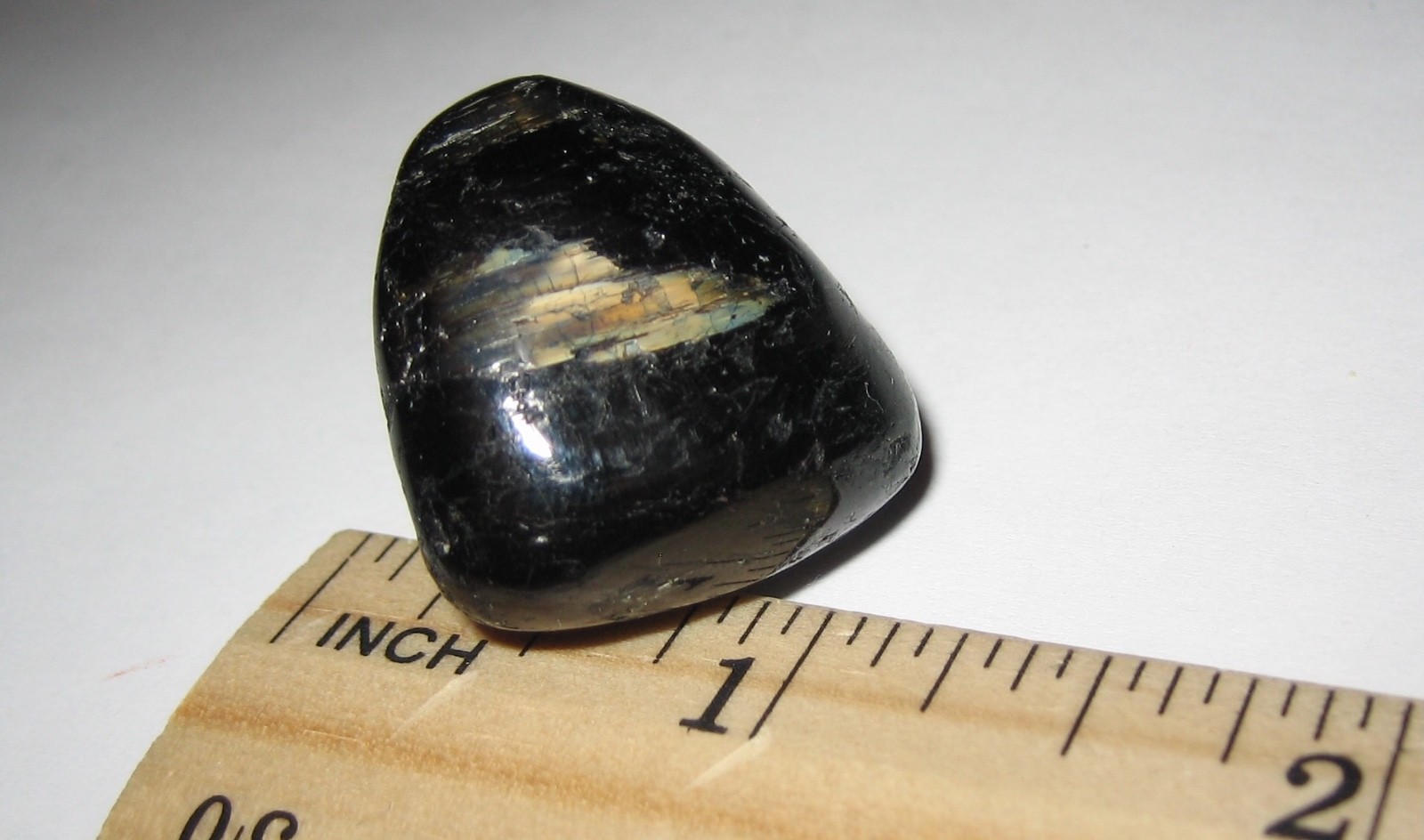 TUMBLED POLISHED NATURAL 0.9″x0.9″ AUTHENTIC NUUMMITE STONE GREENLAND ~ 19.6g *5