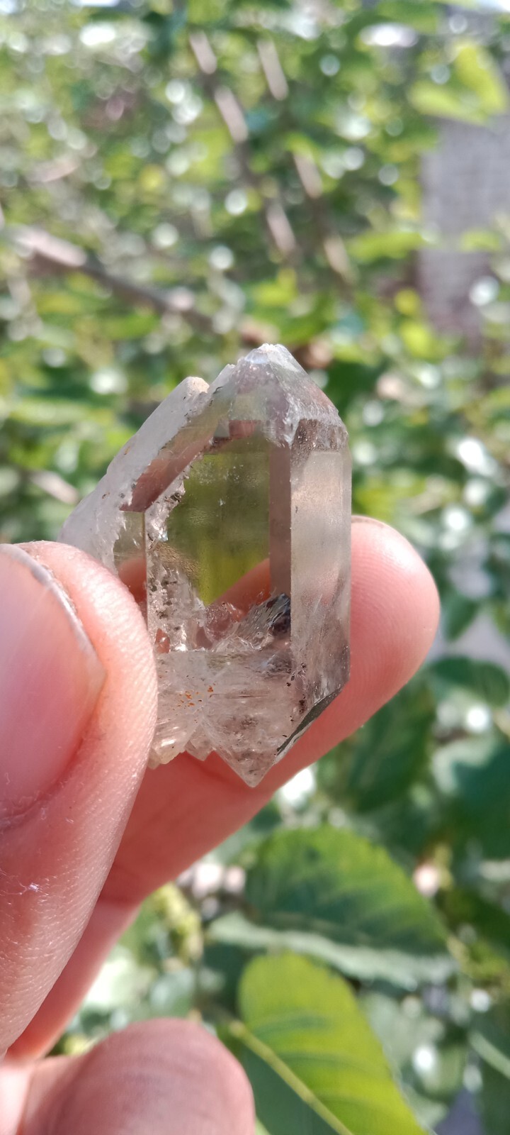 25gram Beautiful Loupe Clean Clear Quartz Crystal From Zagi Mountain