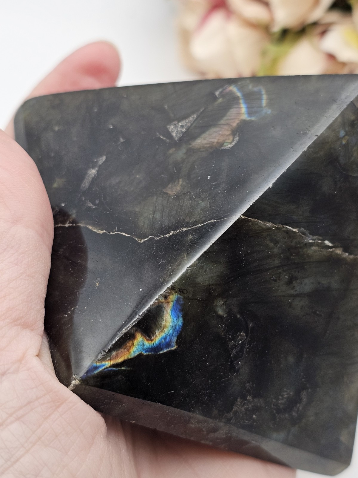 ✨️SALE✨️ labradorite crystal Pyramid Blue Flash Lab 7.8cm Base, 7.5cm Tall 452g