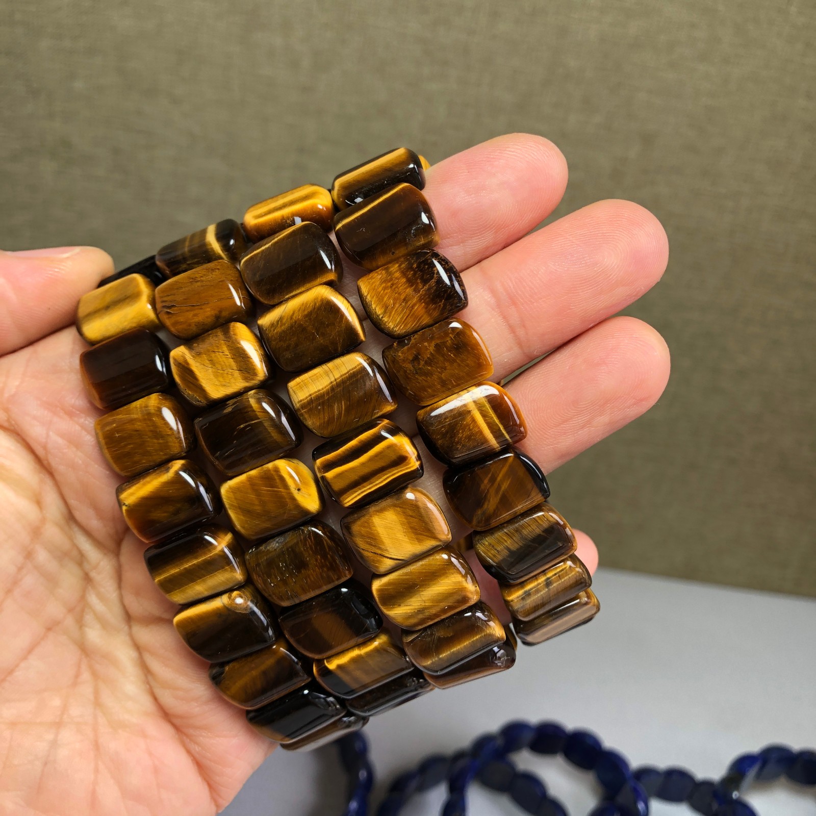 10pcs Top wholesale Natural tiger eye quartz Crystal Hand cut polish bracelet