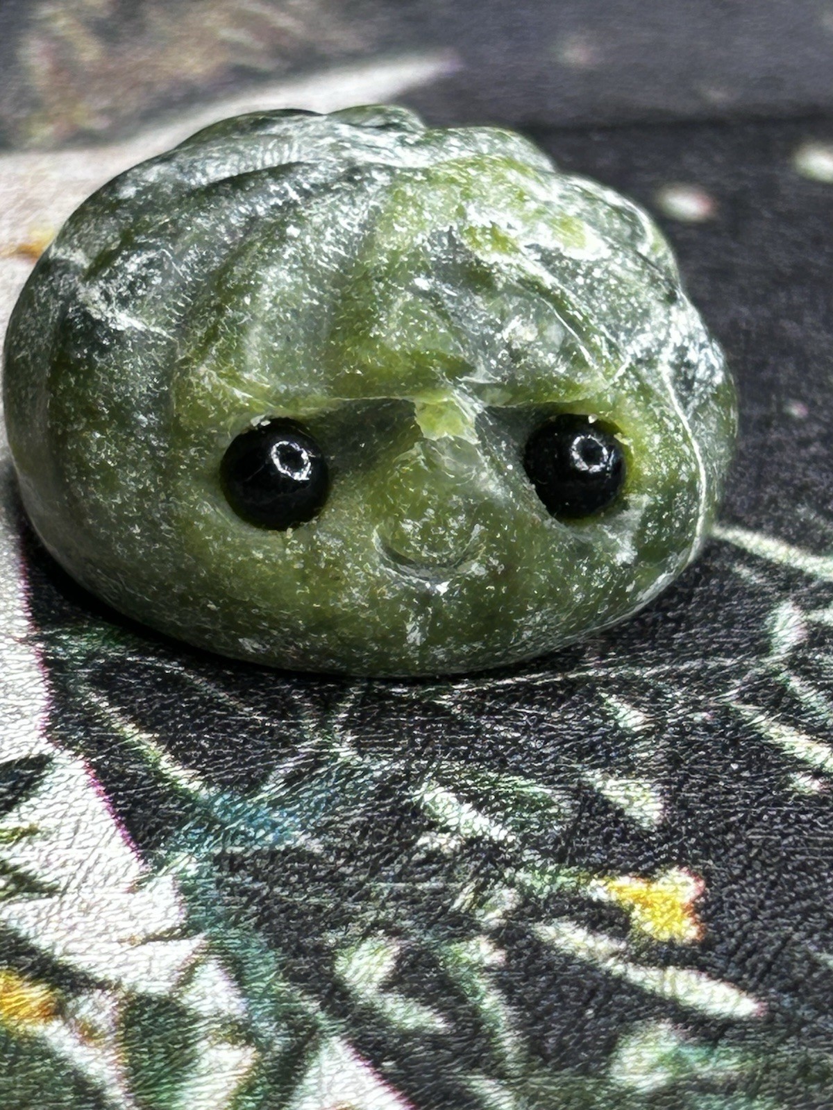 Green Jade Dumpling Natural Stone Crystal Carving