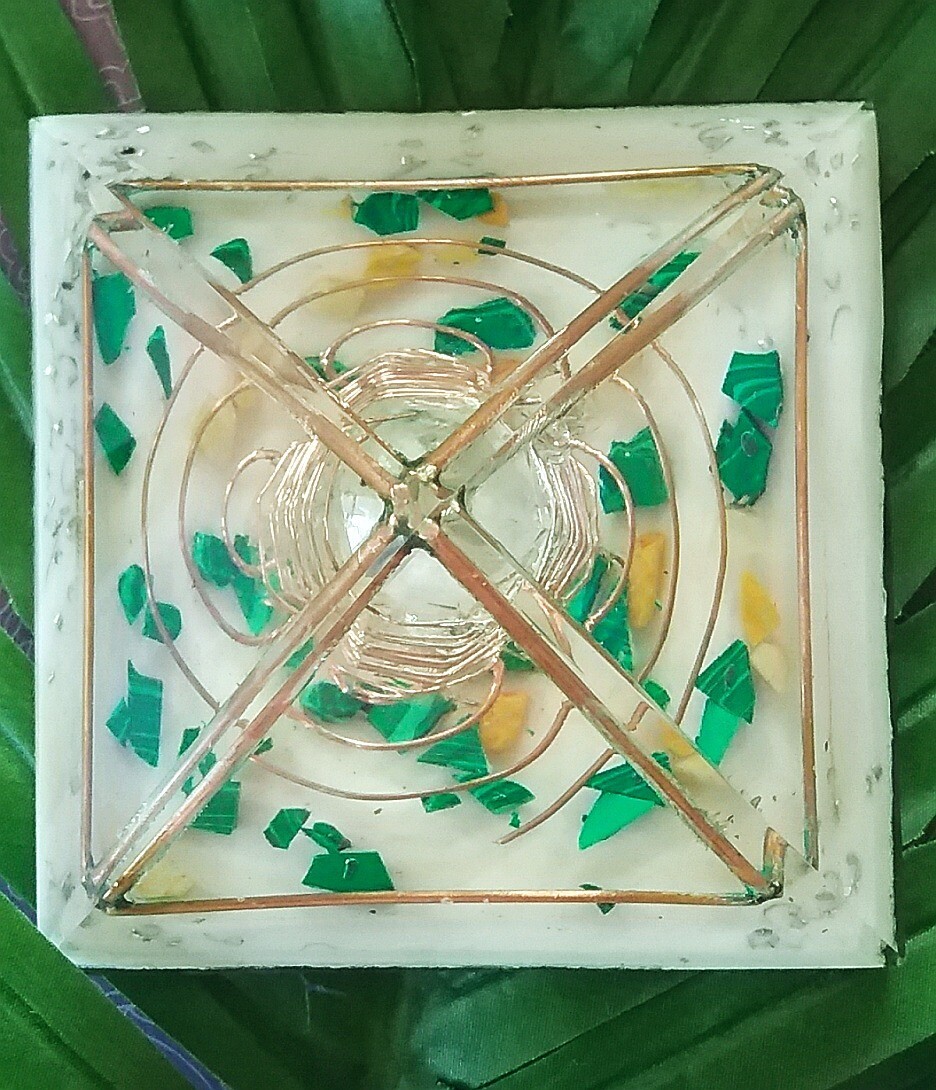 100mm ORGONE PYRAMID, Large COPPER PYRAMID WITH MALACHITE & CRYSTAL, EMF, 5G