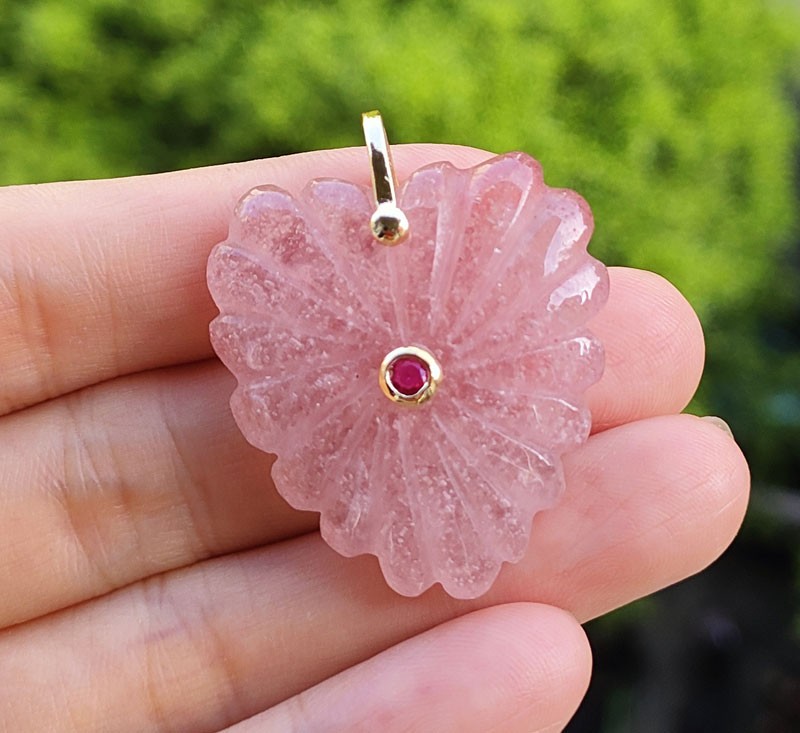 6pcs Natural Stawberry Gems Heart Pendants Magic Reiki Noble Love Amulet