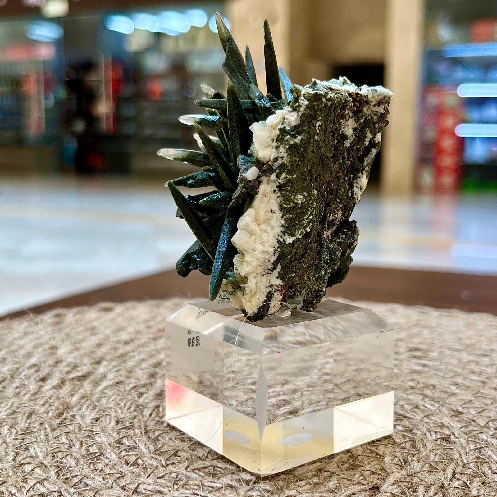 Nepal Green Phantom Quartz Cluster Natural Mineral Specimen Office Decor 151 g