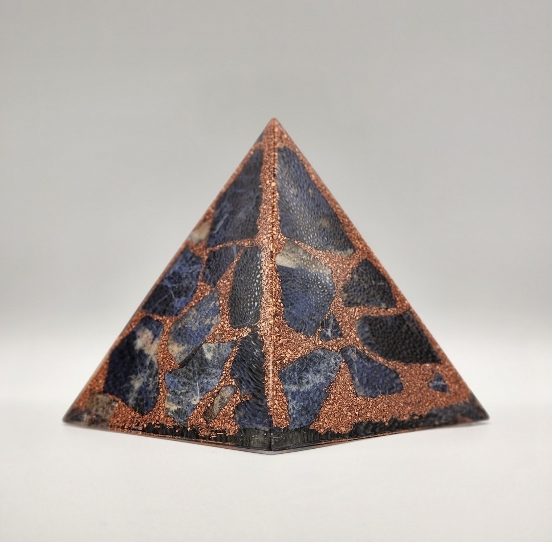 Starlight Orgonite Pyramid: EMF And 5G Protection and Energy Generator.