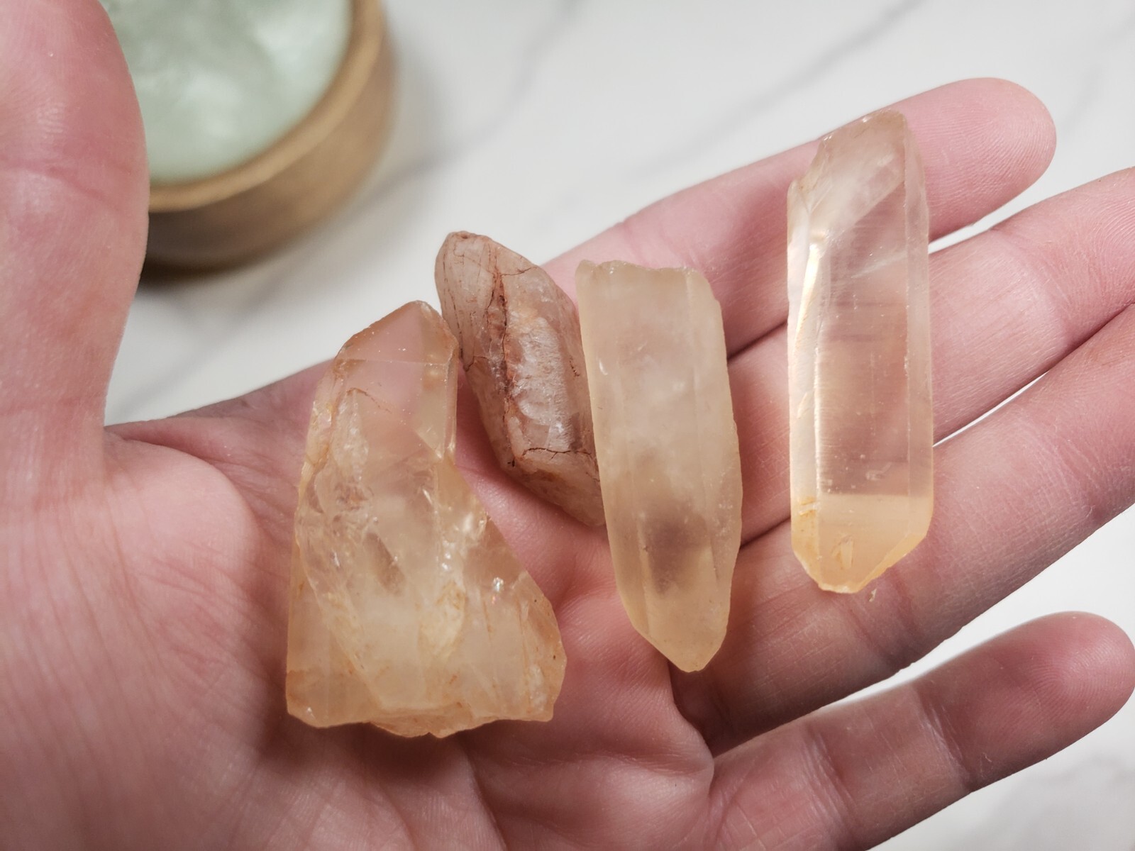 1Lb lot Quartz Points and pieces mostly points but not all intact crystals P