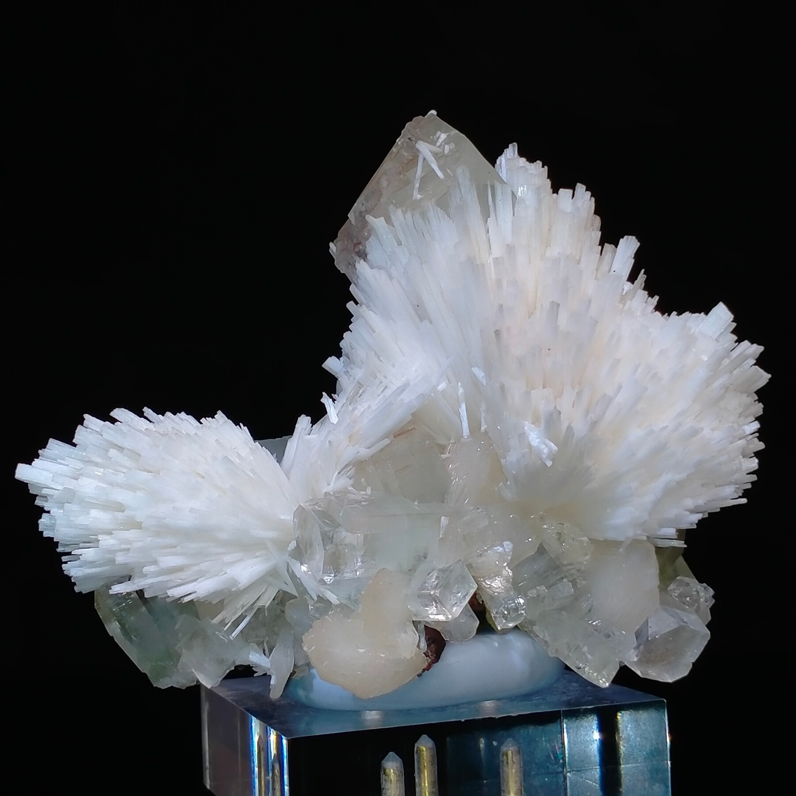 Scolecite & Apophyllite crystal cluster needles specimen Zeolite India 0.21kg